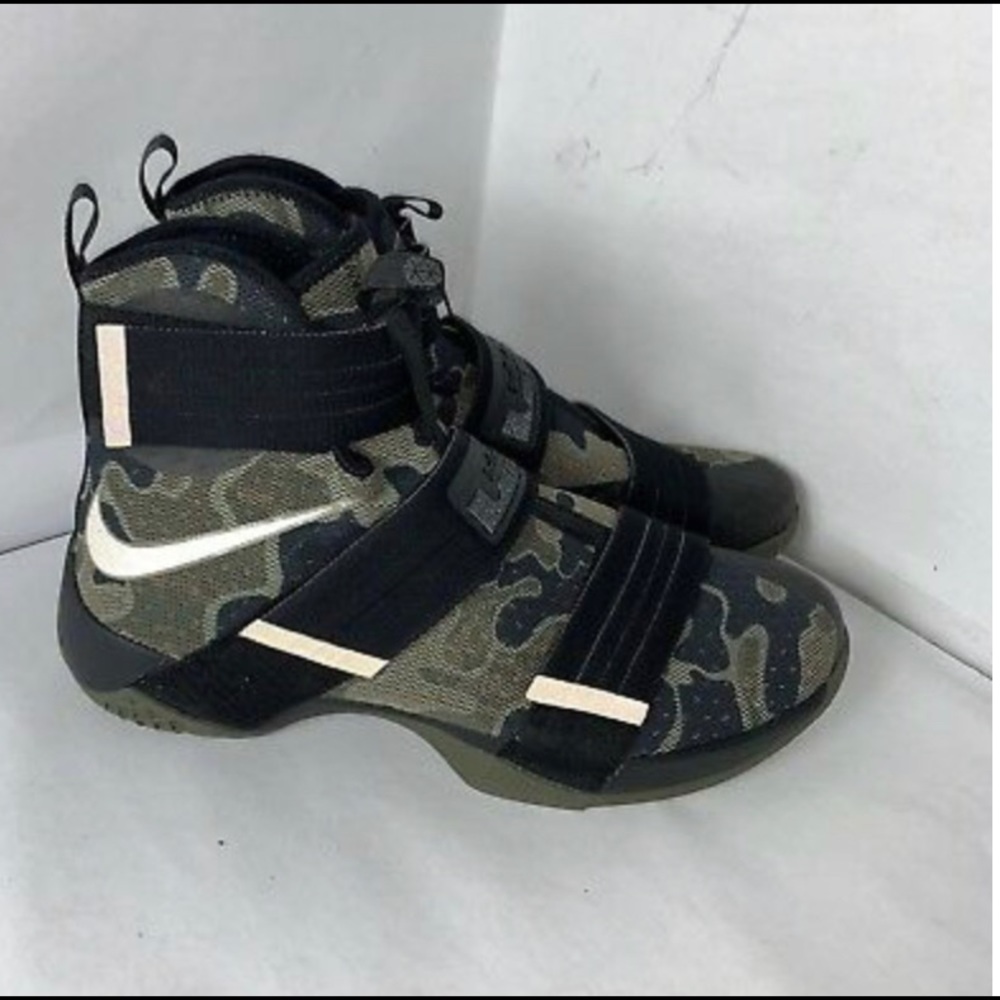 LeBron soldiers 10